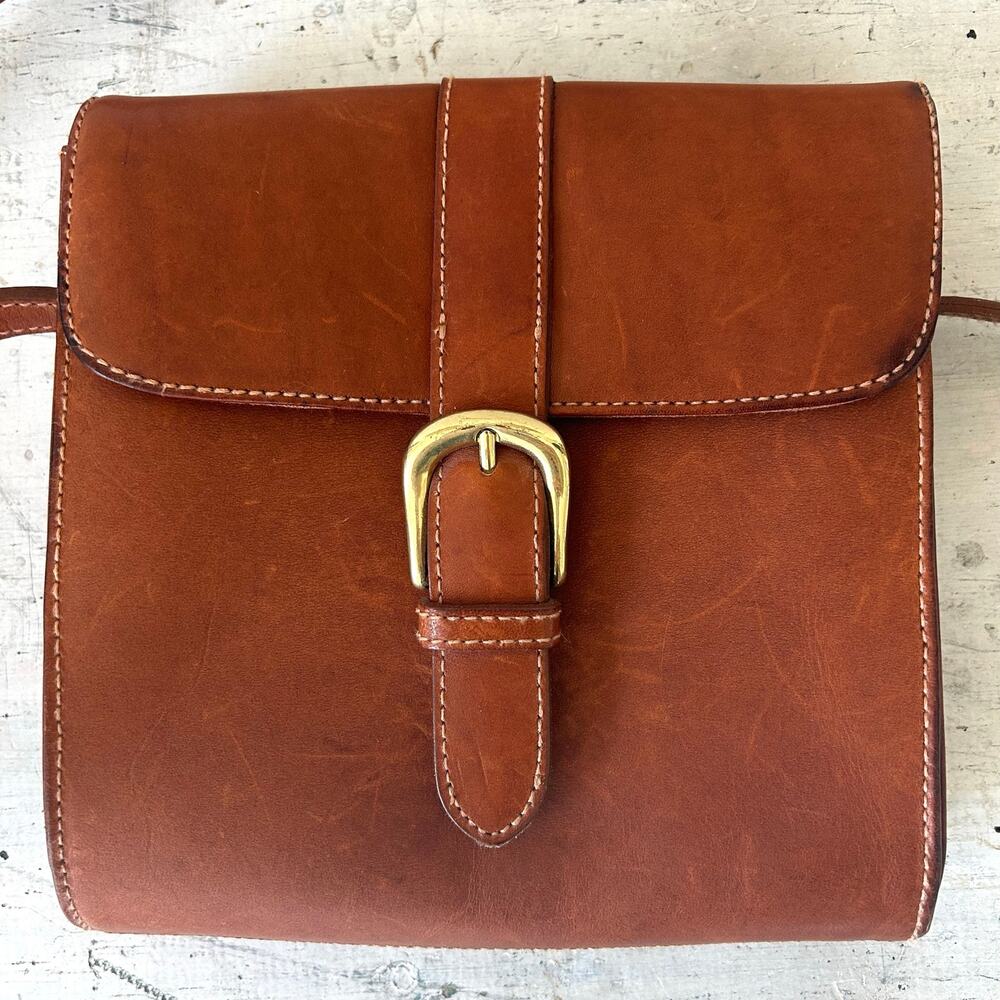 Vintage G.H. Bass Leather Crossbody Purse Saddle Bag Brass Buckle Shoulder Bag - Picture 3 of 8